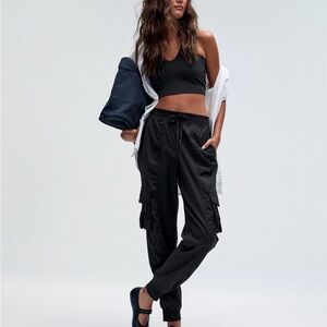 Lululemon Relaxed Fit Black Dance Studio Cargo Joggers S